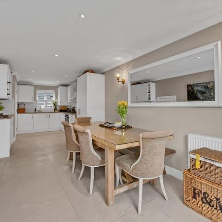 Stylish 3 Bedroom Townhouse For 5 Guests, Set In The Medieval Grid With Off Street Parking Bury St. Edmunds Exterior foto