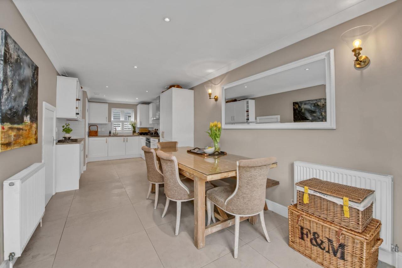 Stylish 3 Bedroom Townhouse For 5 Guests, Set In The Medieval Grid With Off Street Parking Bury St. Edmunds Exterior foto