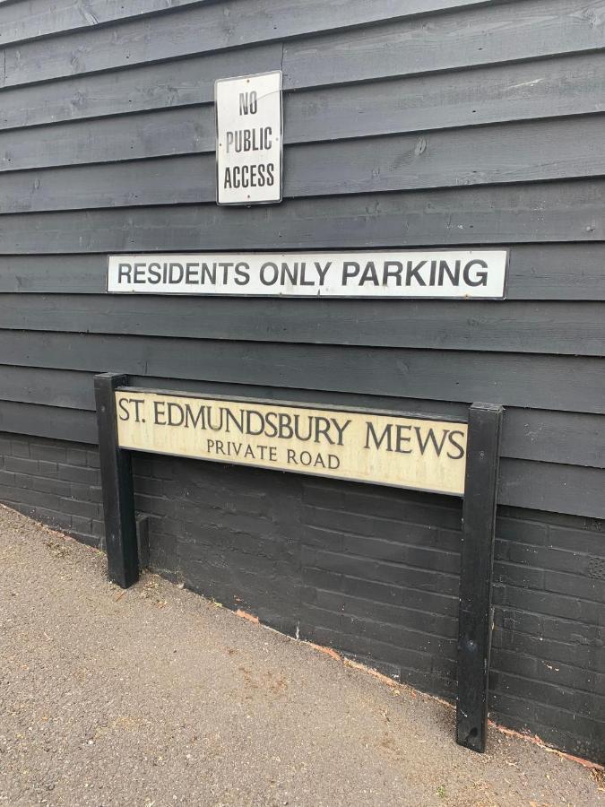 Stylish 3 Bedroom Townhouse For 5 Guests, Set In The Medieval Grid With Off Street Parking Bury St. Edmunds Exterior foto