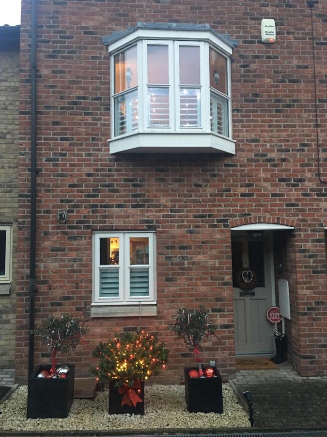 Stylish 3 Bedroom Townhouse For 5 Guests, Set In The Medieval Grid With Off Street Parking Bury St. Edmunds Exterior foto