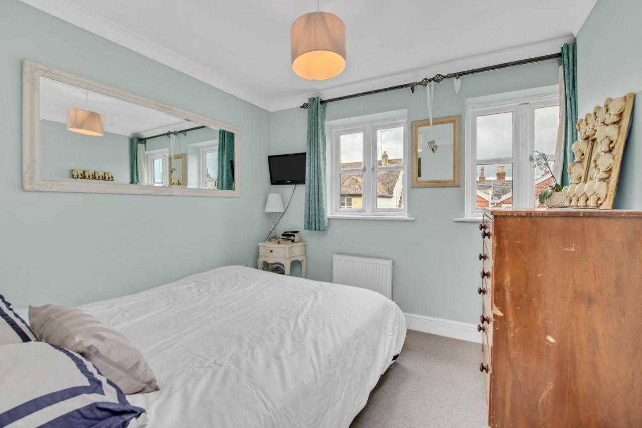 Stylish 3 Bedroom Townhouse For 5 Guests, Set In The Medieval Grid With Off Street Parking Bury St. Edmunds Exterior foto