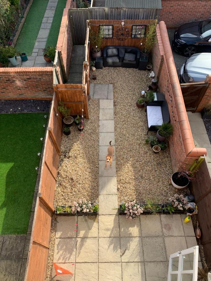 Stylish 3 Bedroom Townhouse For 5 Guests, Set In The Medieval Grid With Off Street Parking Bury St. Edmunds Exterior foto